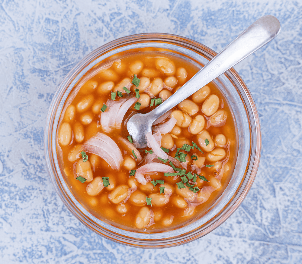 A bowl of baked beans