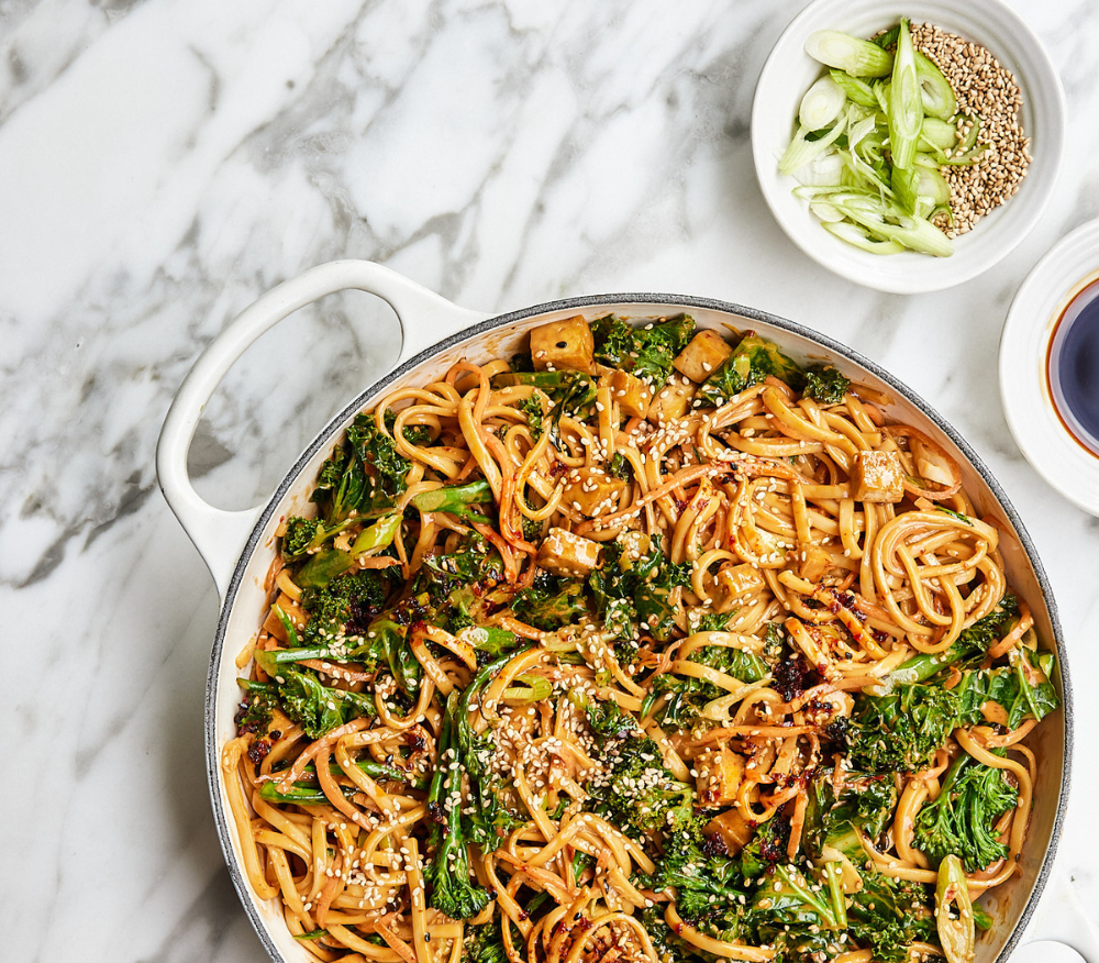 Spicy udon noodles with chilli tahini sauce 